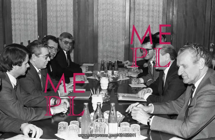 : Official Visit of Karl Blecha in USSR : Official Visit of Karl Blecha in USSR