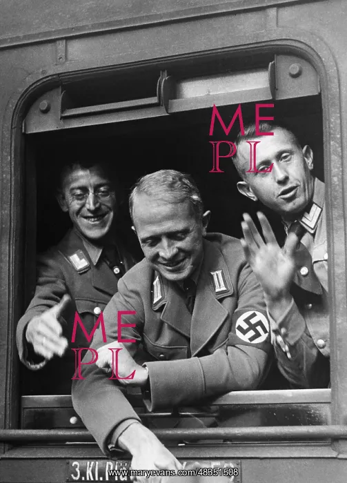 : Officials of the NSDAP on their way to Nuremberg, 1936 : Officials of the NSDAP on their way to Nuremberg, 1936