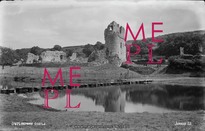 : Ogmore Castle Ruins : Ogmore Castle Ruins