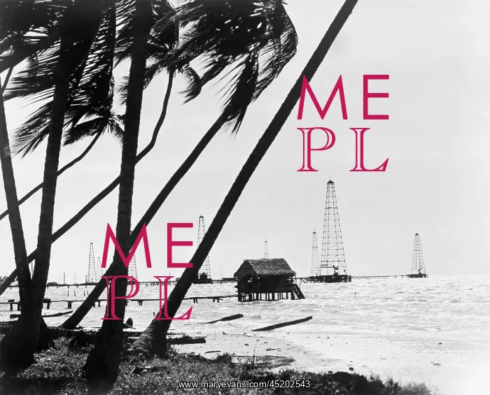 : Oil derricks off the shore in Maracaibo ? : Oil derricks off the shore in Maracaibo ?