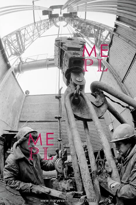 : Oil extraction, 1986 : Oil extraction, 1986