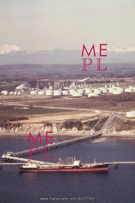 : Oil Tanker off loading its liquid cargo ? : Oil Tanker off loading its liquid cargo ?