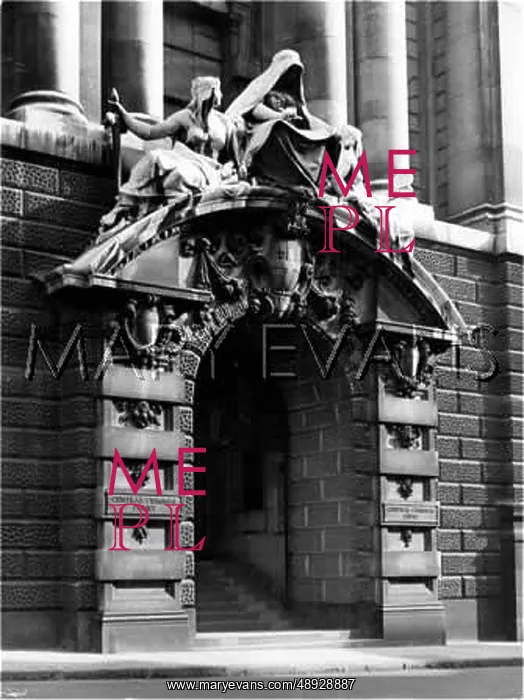 : OLD BAILEY ENTRANCE : OLD BAILEY ENTRANCE