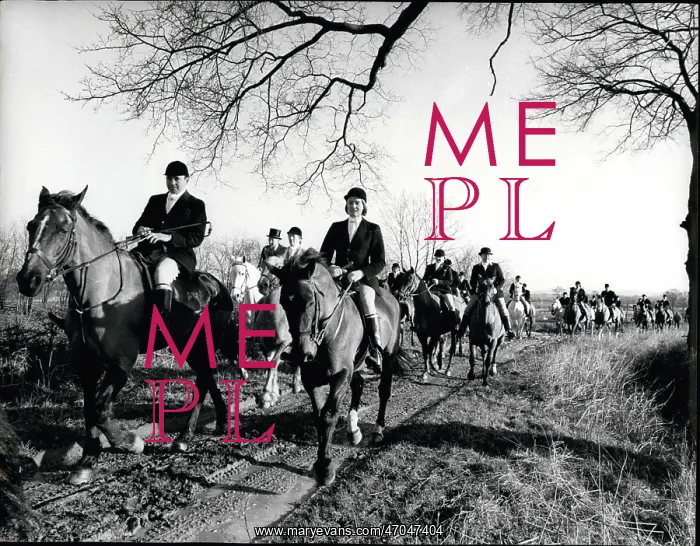 : Old Berkeley Hunt, farewell meet, Bucks : Old Berkeley Hunt, farewell meet, Bucks