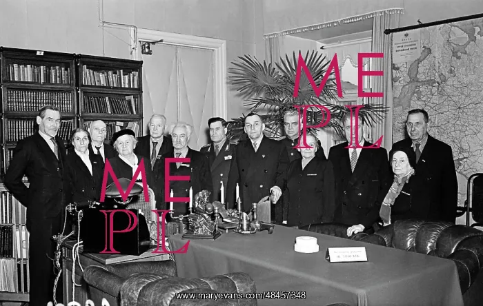 : Old Bolsheviks in Kremlin : Old Bolsheviks in Kremlin