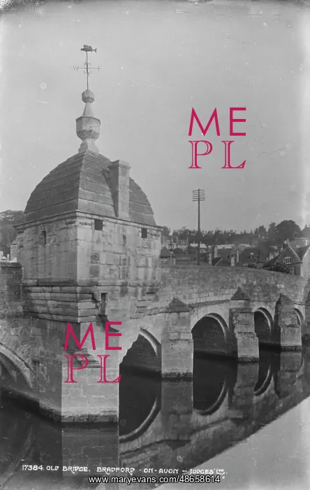 : Old Bridge in Bradford on Avon : Old Bridge in Bradford on Avon