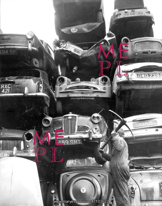 : Old Car Junk Yard : Old Car Junk Yard