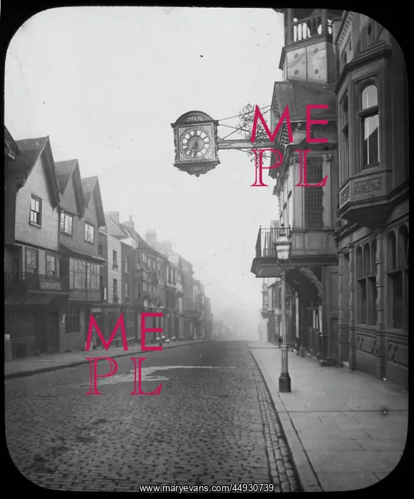 : Old Clock at Guildford : Old Clock at Guildford