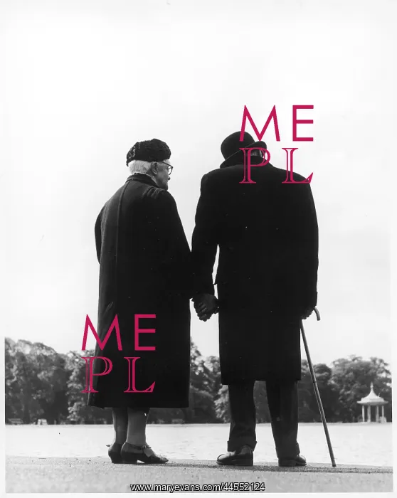  : AN OLD COUPLE
