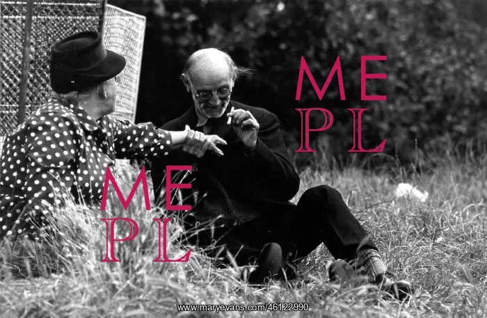 : Old couple, Hampstead Heath, London : Old couple, Hampstead Heath, London