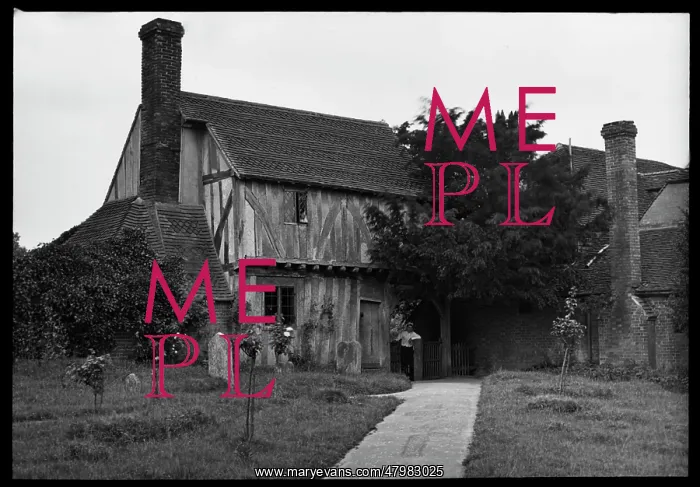 : Old house with graveyard : Old house with graveyard
