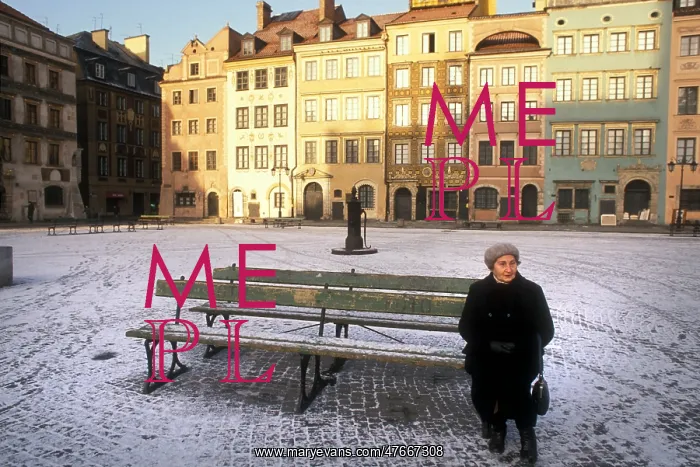 : Old Lady on bench, Starigrad, Warsaw, Poland : Old Lady on bench, Starigrad, Warsaw, Poland