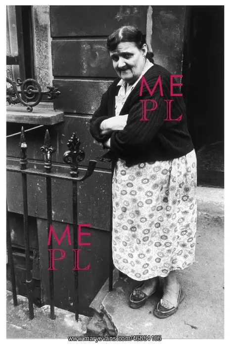 : OLD LADY / SOUTHAM STREET : OLD LADY / SOUTHAM STREET