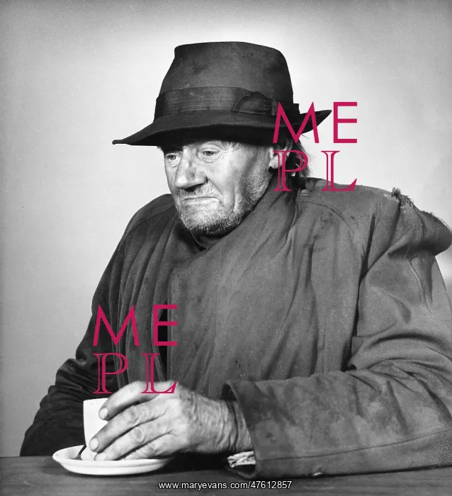  : Old man with cup of tea, Balham, SW London