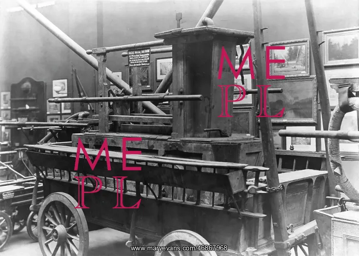 : Old manual fire engine in a museum : Old manual fire engine in a museum