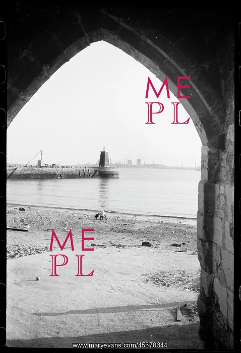: Old Pier Lighthouse, on Pilot Pier, Hartlepool : Old Pier Lighthouse, on Pilot Pier, Hartlepool