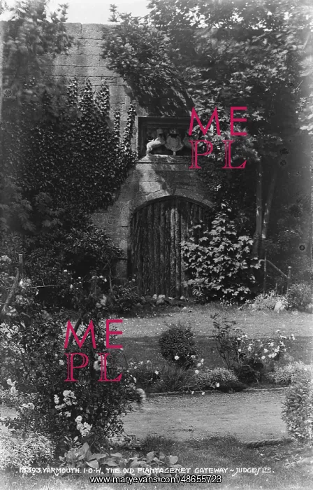 : The Old Plantagenet Gateway : The Old Plantagenet Gateway