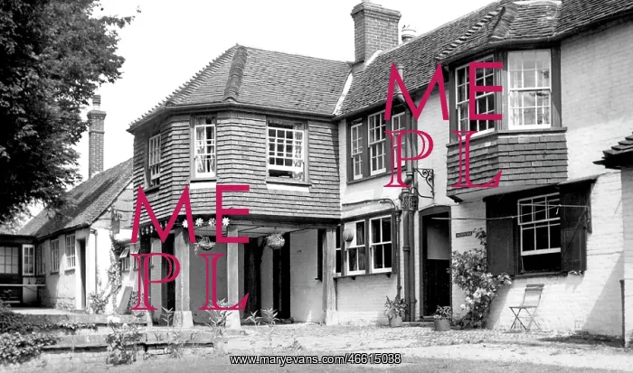  : Old Sarum, the Old Castle Inn c1965