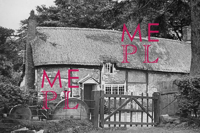  : Old Smithy, Alderley