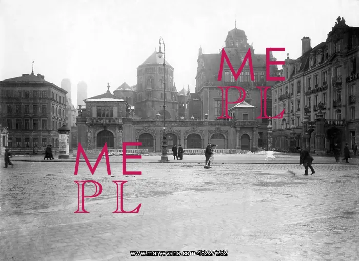 : The Old Synagogue and the Kuenstlerhaus in Munich around : The Old Synagogue and the Kuenstlerhaus in Munich around