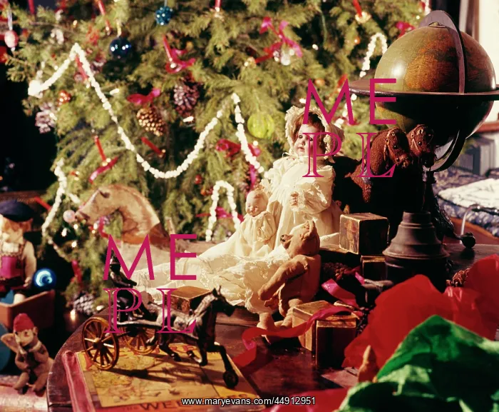 : Old Time Christmas Tree and Toys : Old Time Christmas Tree and Toys