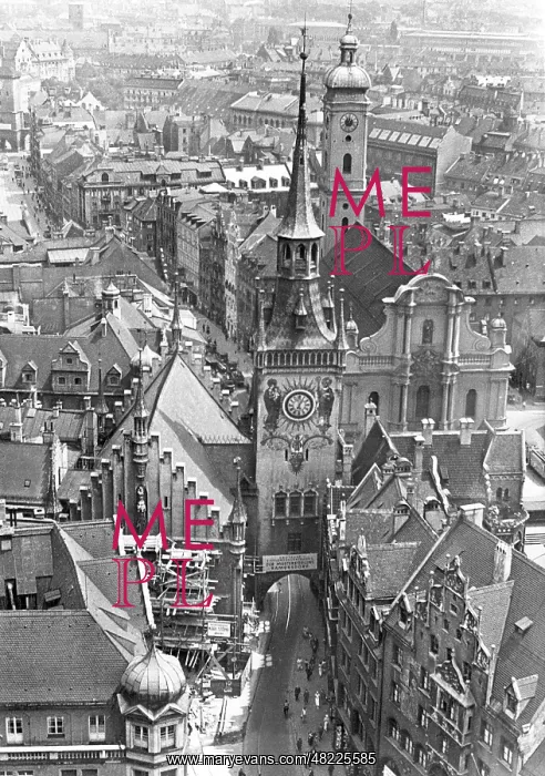 : Old town Hall in Munich, 1932 : Old town Hall in Munich, 1932