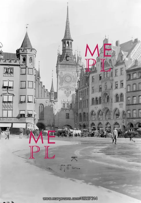 : Old town Hall in Munich, um 1900 : Old town Hall in Munich, um 1900