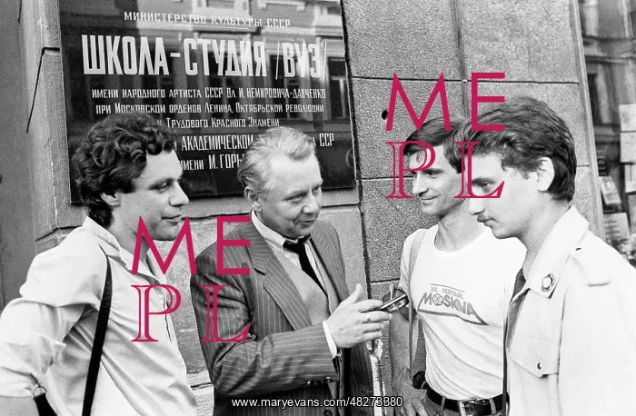 : Oleg Tabakov with students, 1985 : Oleg Tabakov with students, 1985