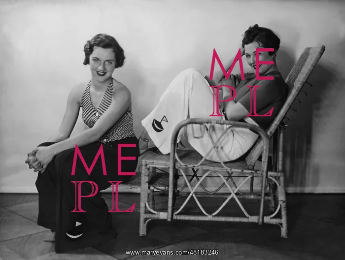 : Olga Chekhova and her daughter, 1935 : Olga Chekhova and her daughter, 1935