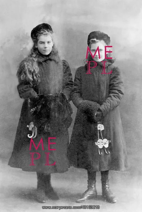 : Olga Chekhova with her sister, 1908 : Olga Chekhova with her sister, 1908