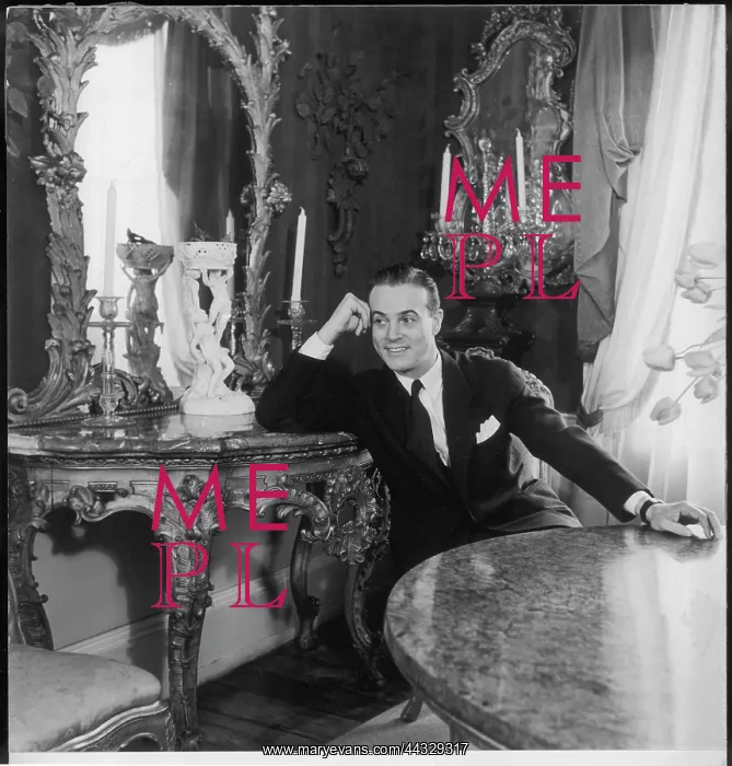 : OLIVER MESSEL / 1955 : OLIVER MESSEL / 1955
