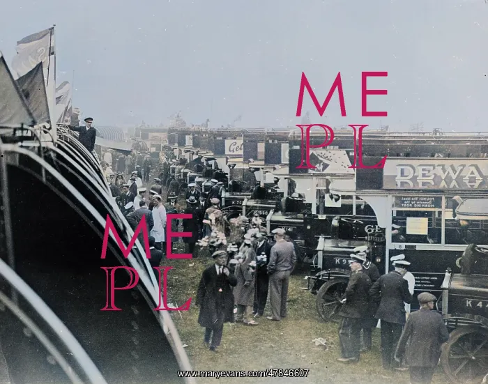 : Open-topped buses at the Epsom Derby, 1933 : Open-topped buses at the Epsom Derby, 1933
