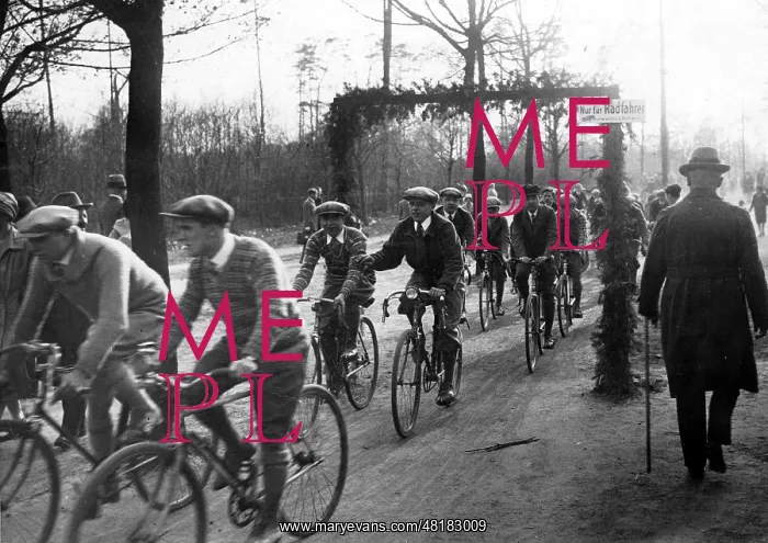 : Opening of the bike paths in Grunewald, 1929 : Opening of the bike paths in Grunewald, 1929