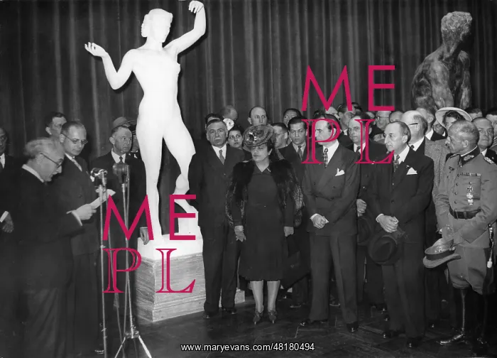 : Opening of a Breker exhibition in Paris, 1942 : Opening of a Breker exhibition in Paris, 1942