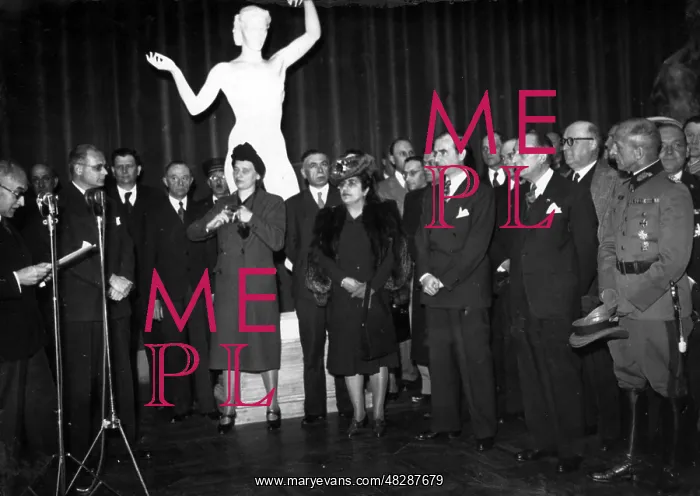 : Opening of a Breker exhibition in Paris, 1942 : Opening of a Breker exhibition in Paris, 1942