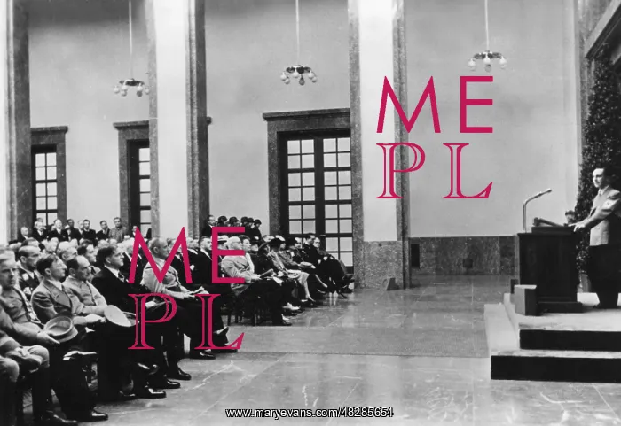 : Opening of an exhibition at the Haus der Kunst, 1942 : Opening of an exhibition at the Haus der Kunst, 1942