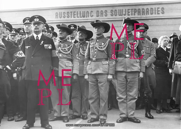 : Opening of the exhibition The Soviet Paradise, 1942 : Opening of the exhibition The Soviet Paradise, 1942