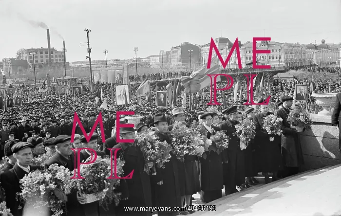 : Opening of the monument to V. I. Lenin in Omsk : Opening of the monument to V. I. Lenin in Omsk