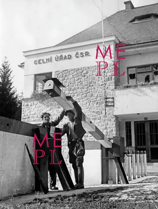 : Opening of a tollgate, 1938 : Opening of a tollgate, 1938