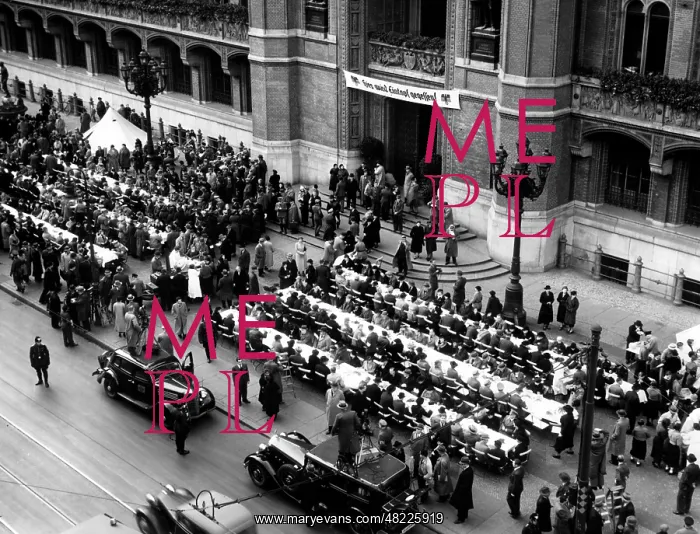 : Opening of the winter war relief in Berlin 1942 : Opening of the winter war relief in Berlin 1942