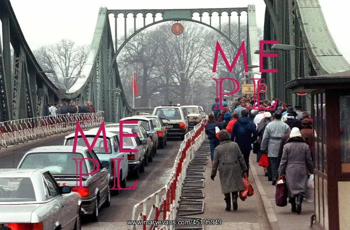 : Openings of German-German borders - Glienicker Bridge : Openings of German-German borders - Glienicker Bridge