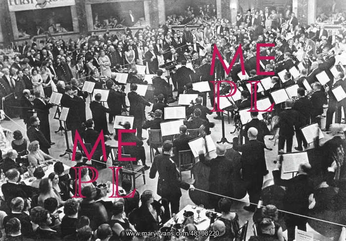 : Opera Ball of the State Opera, Berlin 1931 : Opera Ball of the State Opera, Berlin 1931