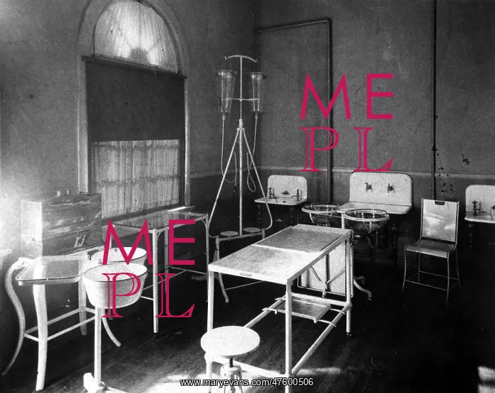 : Operating Room, 1901 : Operating Room, 1901
