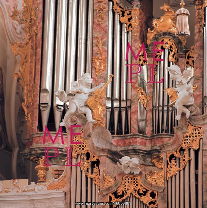 : Organ with angel figures : Organ with angel figures
