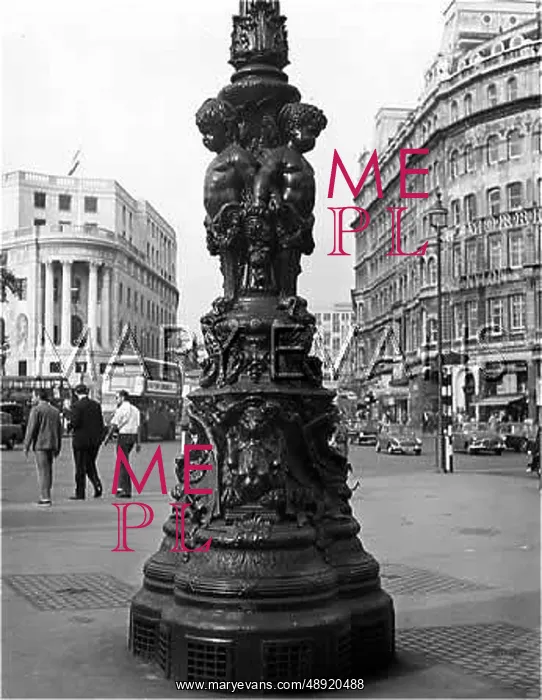 : ORNATE LAMP POST : ORNATE LAMP POST