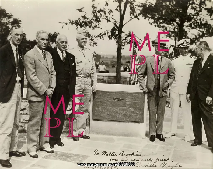 : Orville Wright (third from right) at the memorial : Orville Wright (third from right) at the memorial