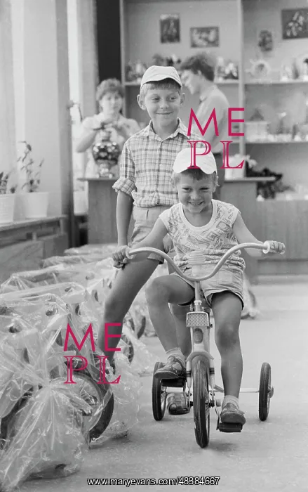 : Oryol shop-exhibition : Oryol shop-exhibition