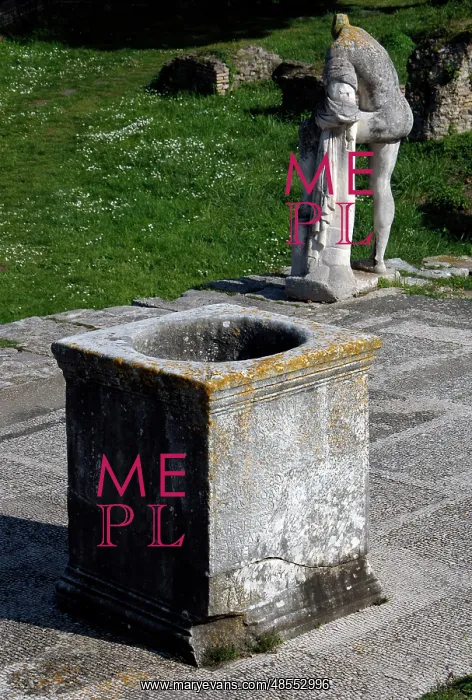 : Ostia Antica. Temple of Hercules : Ostia Antica. Temple of Hercules