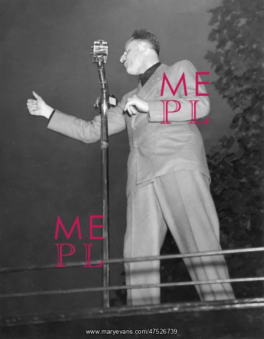 : Oswald Mosley giving a speech at a fascist rally : Oswald Mosley giving a speech at a fascist rally
