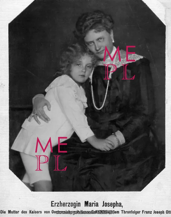  : Otto von Habsburg with grandmother Maria Josepha, 1918